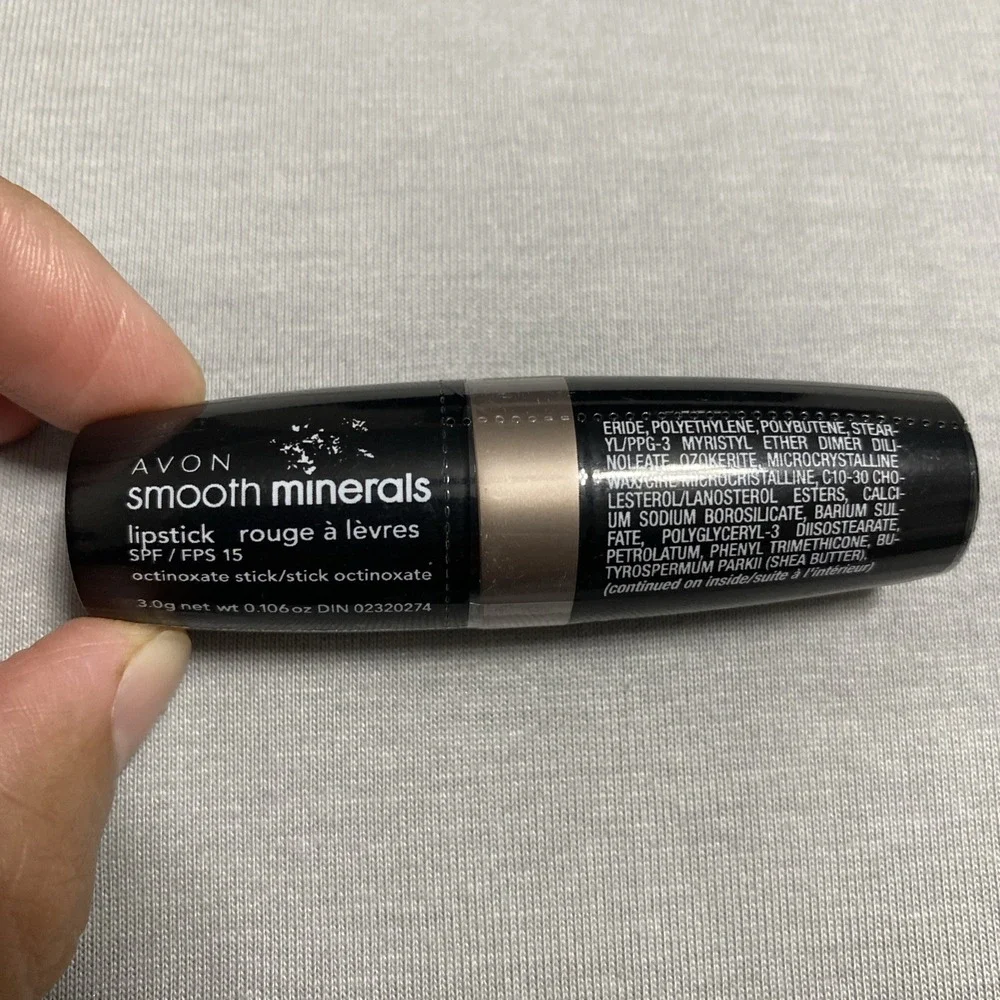 AVON Smooth Minerals Lipstick -‎ Pink Quartz READ